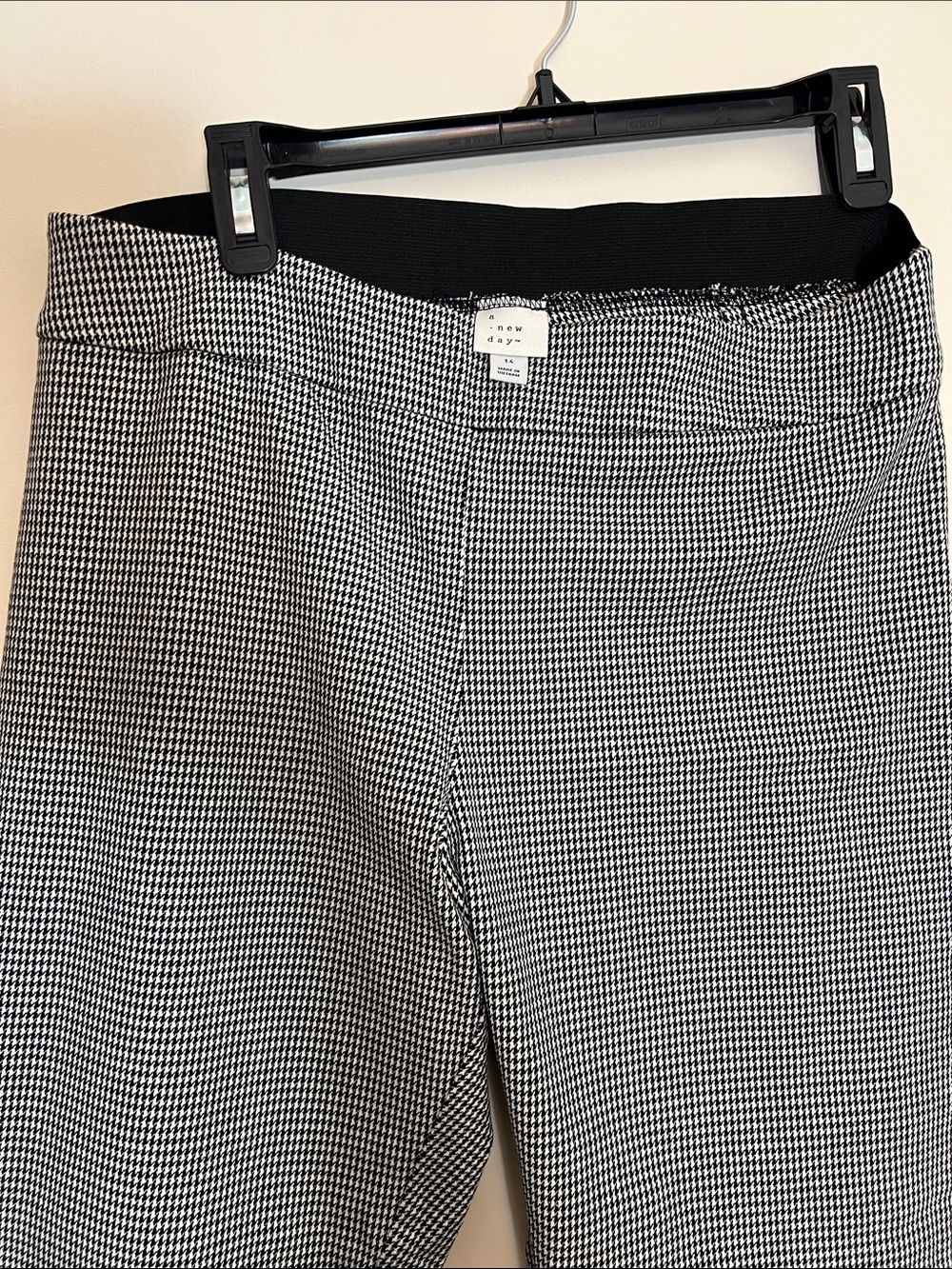 New Day Black & White Houndstooth Pants